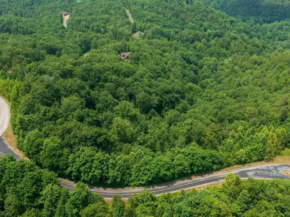 60 Long Hunter Ln, Sevierville, TN 37862