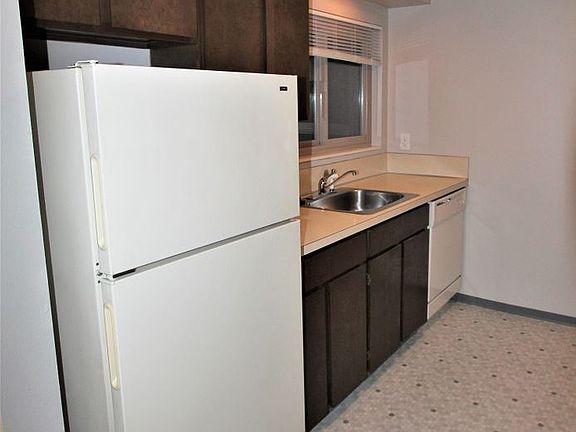 5th image of 2015 Yale Ave E #102