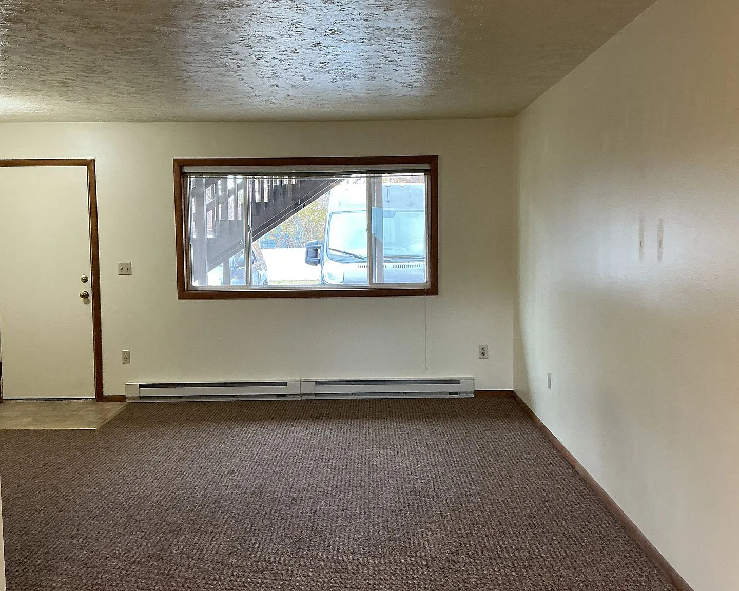 Two Bedroom Bozeman Apartment — Photo 2