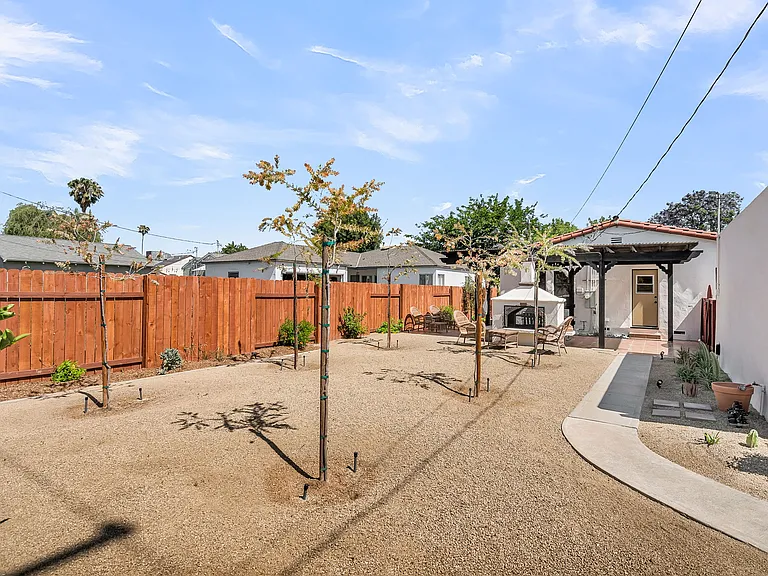 4654 Merrill Ave — Photo 33