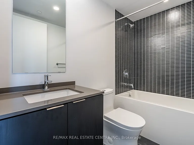 1 Jarvis St #725 — Photo 19