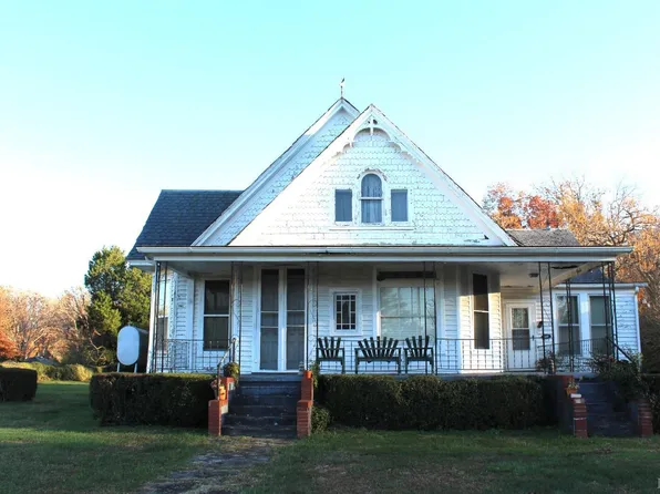 215 Hancock St, Dillwyn, VA 23936