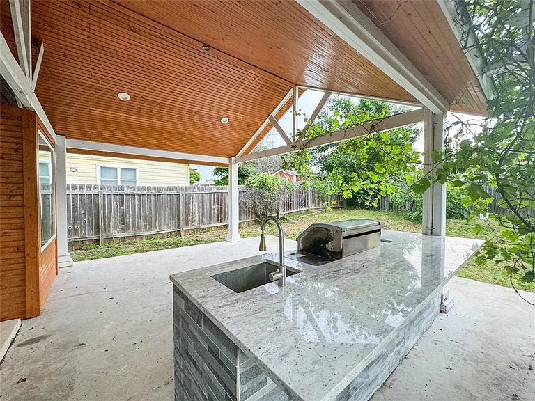 12315 Limerick Ave — Photo 13