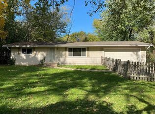 7215 Cottage Dr, Crystal Lake, IL 60014