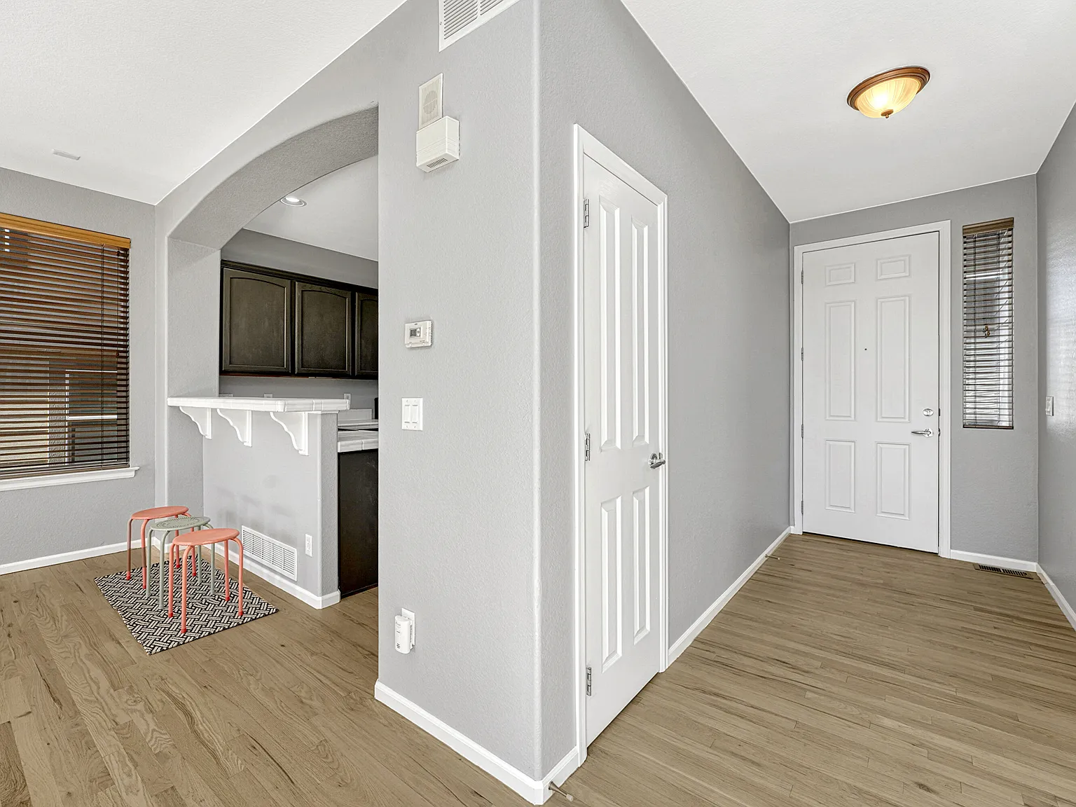 3 bed, 2.5 bath, 3450 sqft, $3,350 — Photo 2