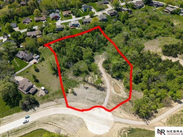 1077 N 28th Ave, Blair, NE 68008