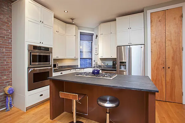 Sold by RES New York | media 22