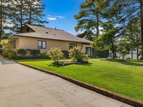 3rd image of 175 Bainbridge Cir