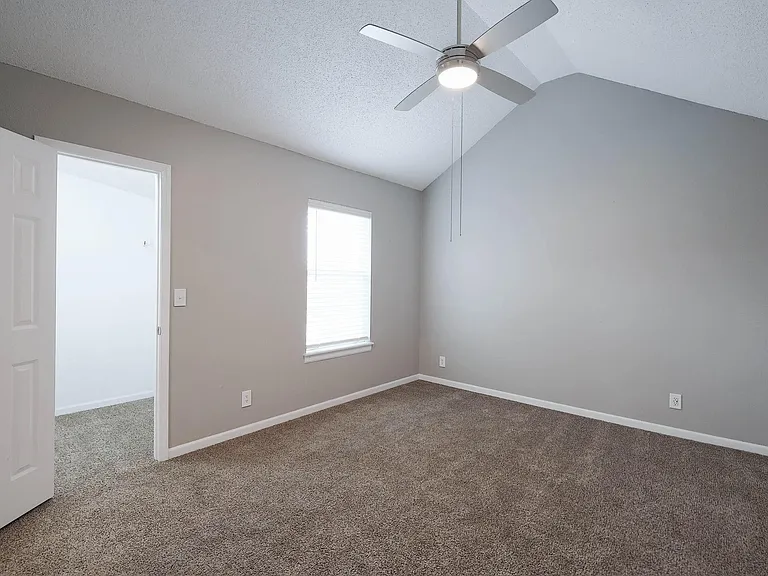 Chestnut Heights Townhomes — Photo 18