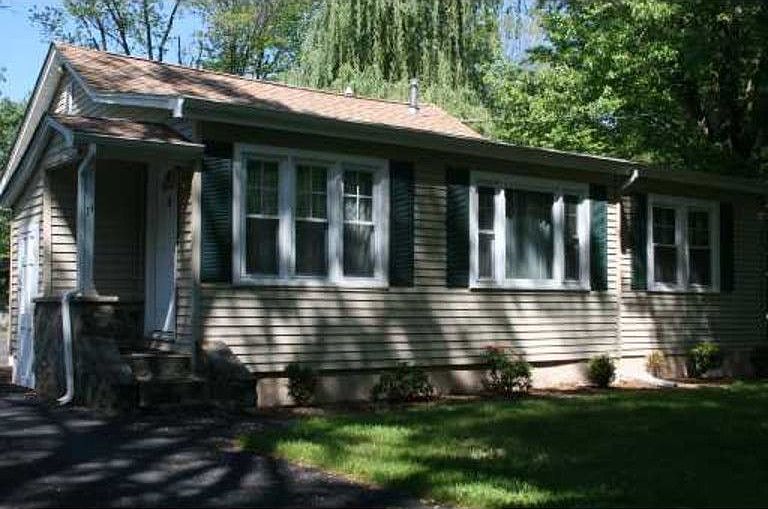 1st image of 14 Maple St