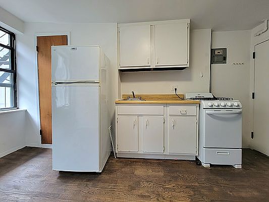 3rd image of 511 E 12th St APT 5R