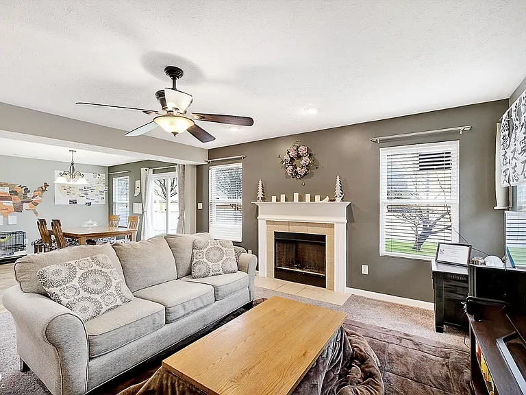 15472 Old Pond Cir — Photo 12
