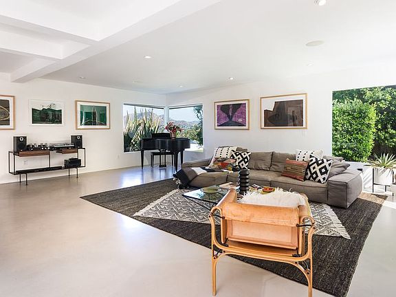 5th image of 10956 Wrightwood Ln