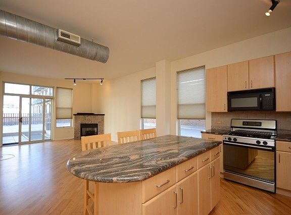 4th image of 1631 S Michigan Ave APT 406