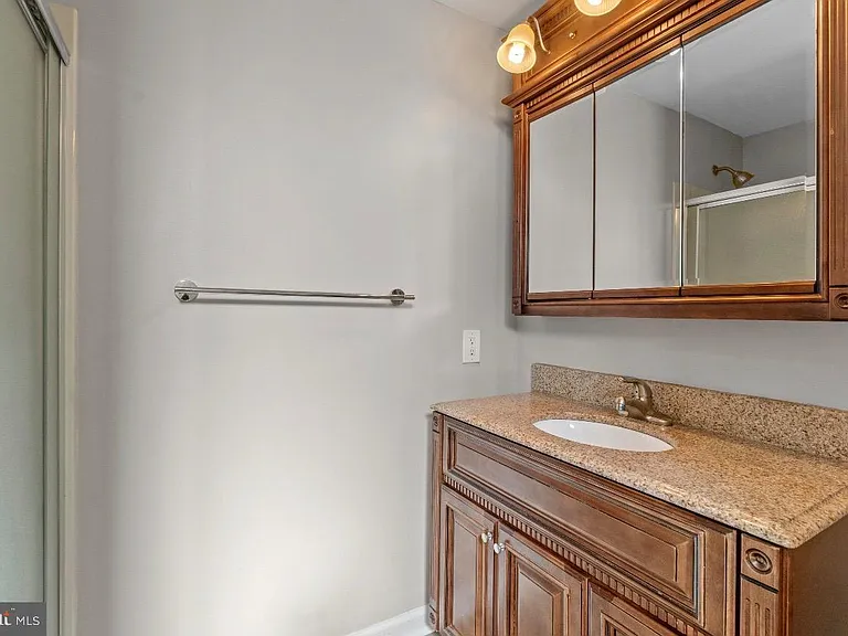 2528 Wendover Rd #A — Photo 17