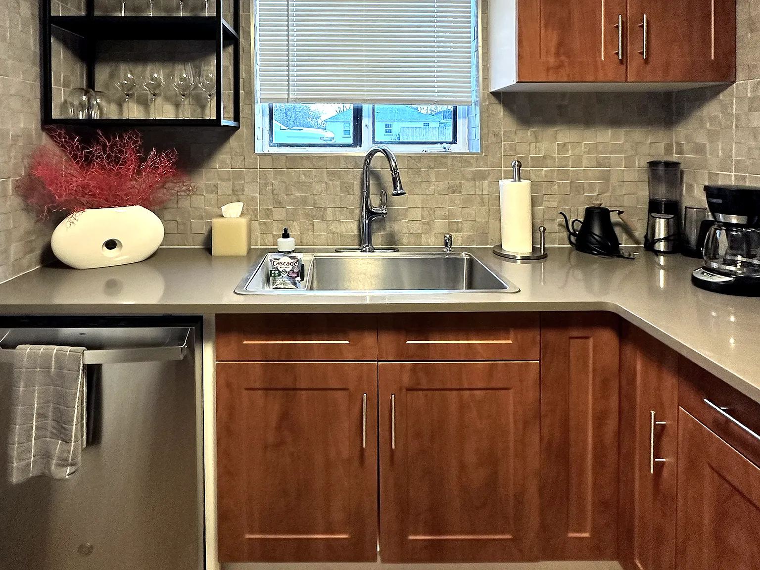 2 bed, 850 sqft, $2,100 — Photo 3