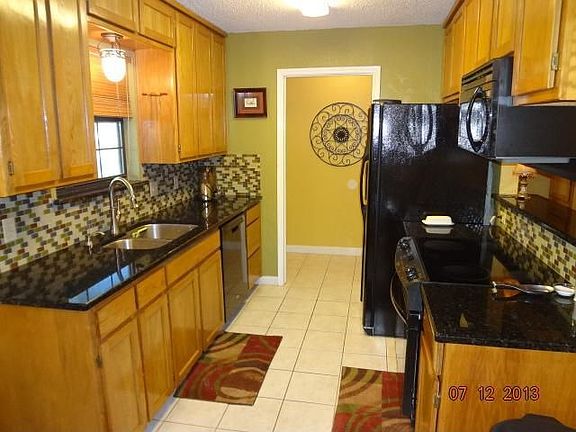 2nd image of 440 Parkridge Blvd