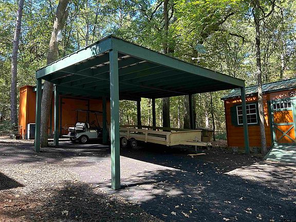 5th image of 249 Bobwhite Ln