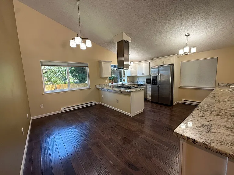 4460 Fir Dr NE — Photo 3