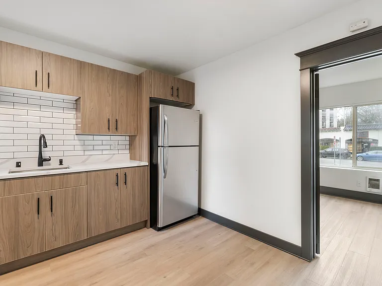 Kensington Apartments — Photo 57