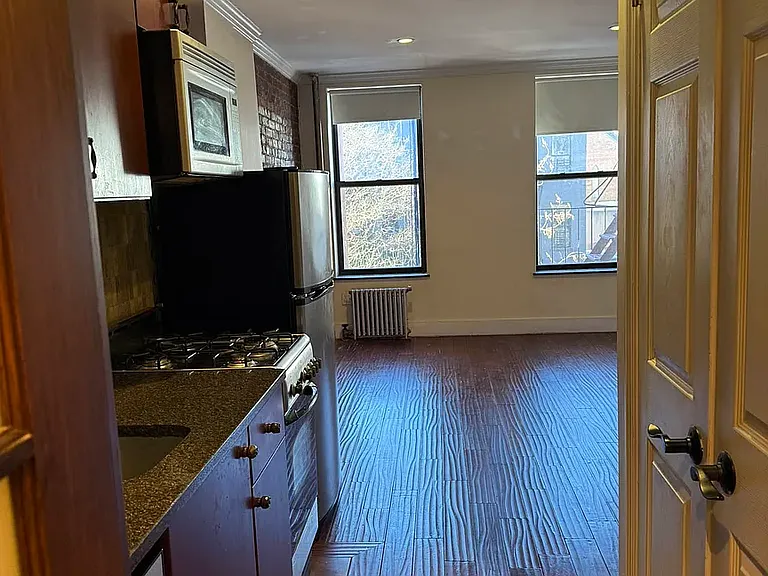 23 Clinton St #2-B — Photo 2