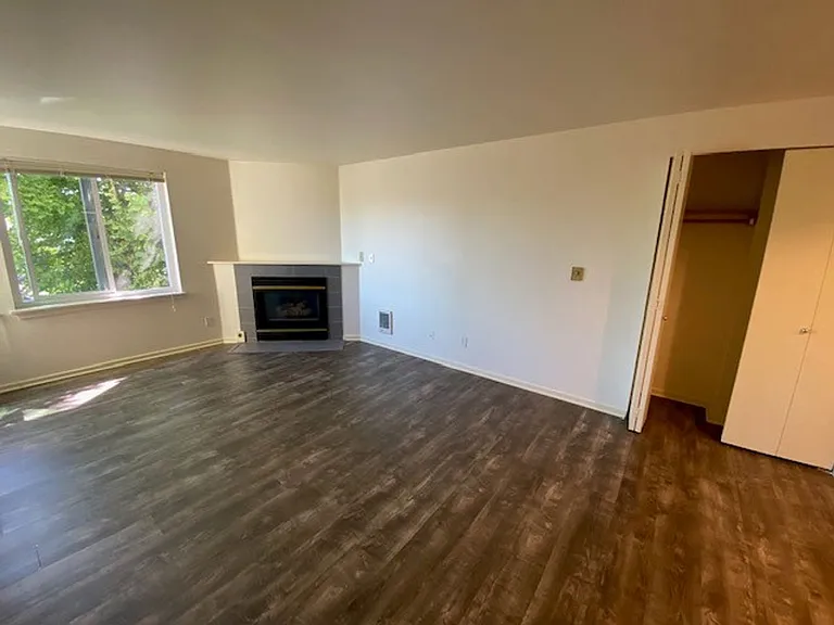 6th Ave Apartments — Photo 42