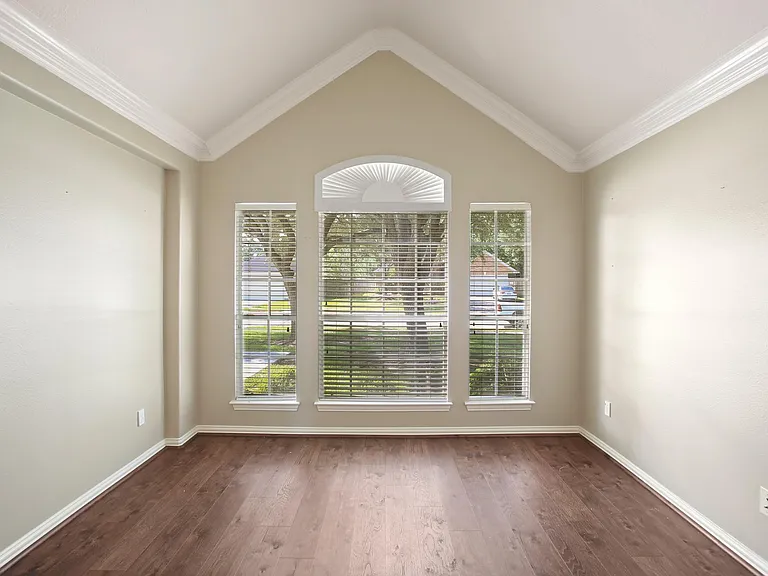 8305 Spinnaker Bay Ln — Photo 4