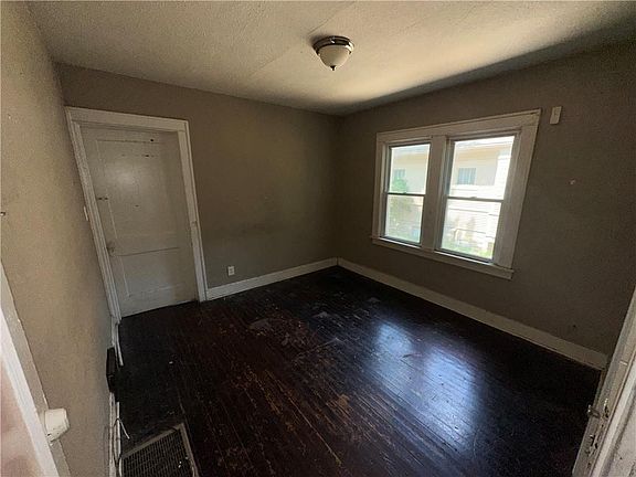 4th image of 5235 Highland Ave