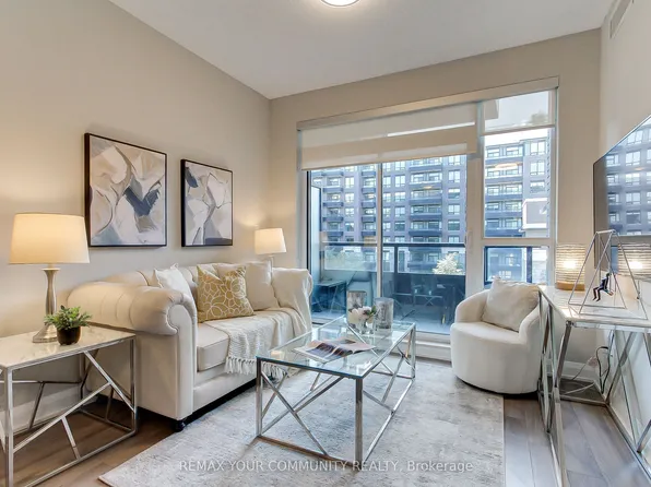 25 Water Walk Dr Unit 307, Markham, ON L6G 0G3