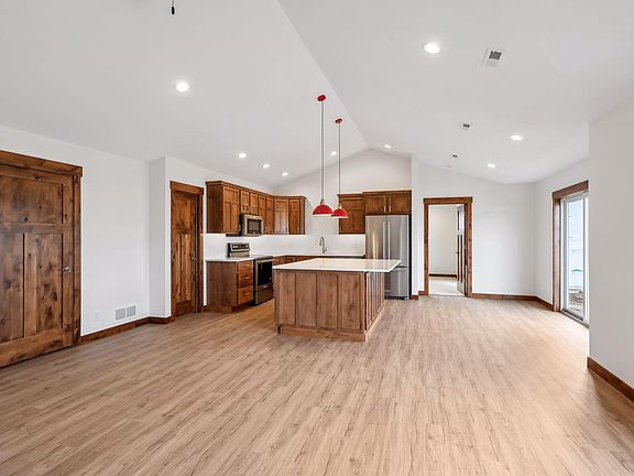 3rd image of 745 165th St