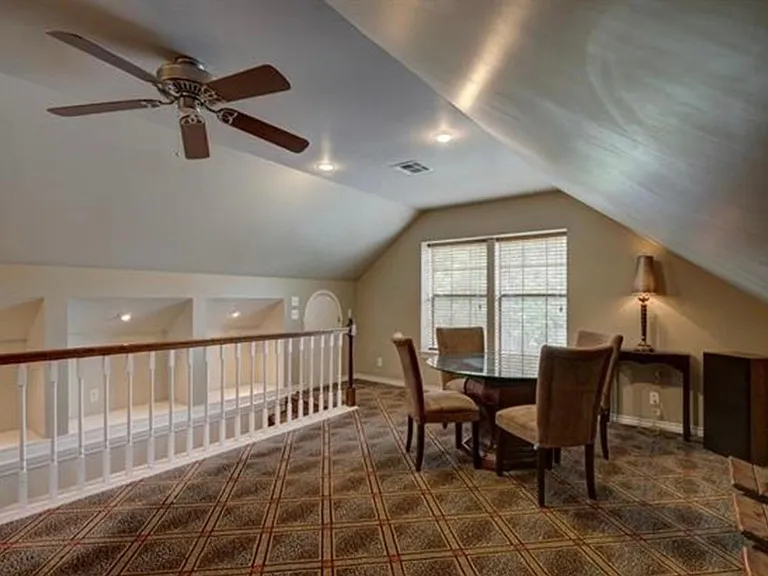 10641 S Sandusky Ave — Photo 34