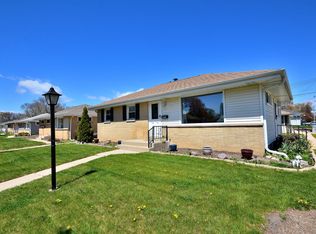 8000 W Norwich St, Milwaukee, WI 53220