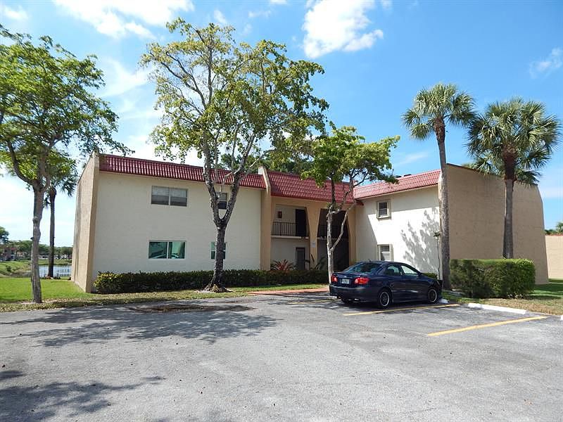 1st image of 307 Lake Dora Dr #307