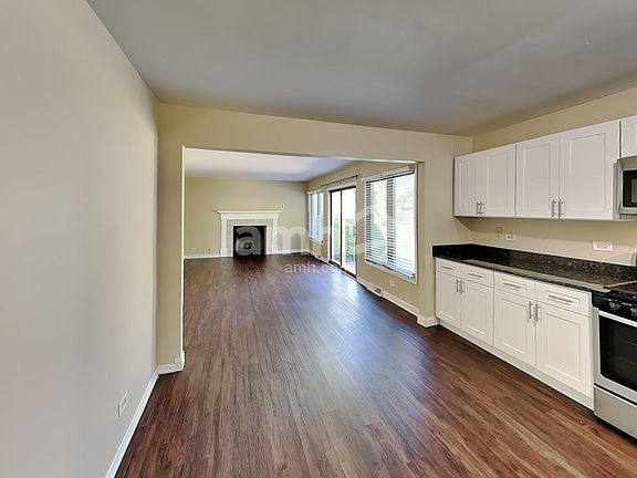 4th image of 426 Aristocrat Dr