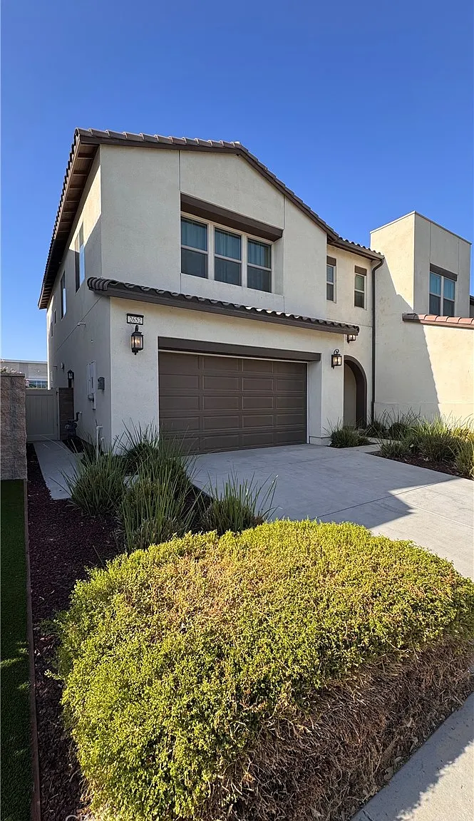 5 bed, 4.5 bath, 3085 sqft, $4,500 — Photo 3