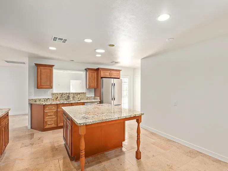 8731 E Minnezona Ave — Photo 8