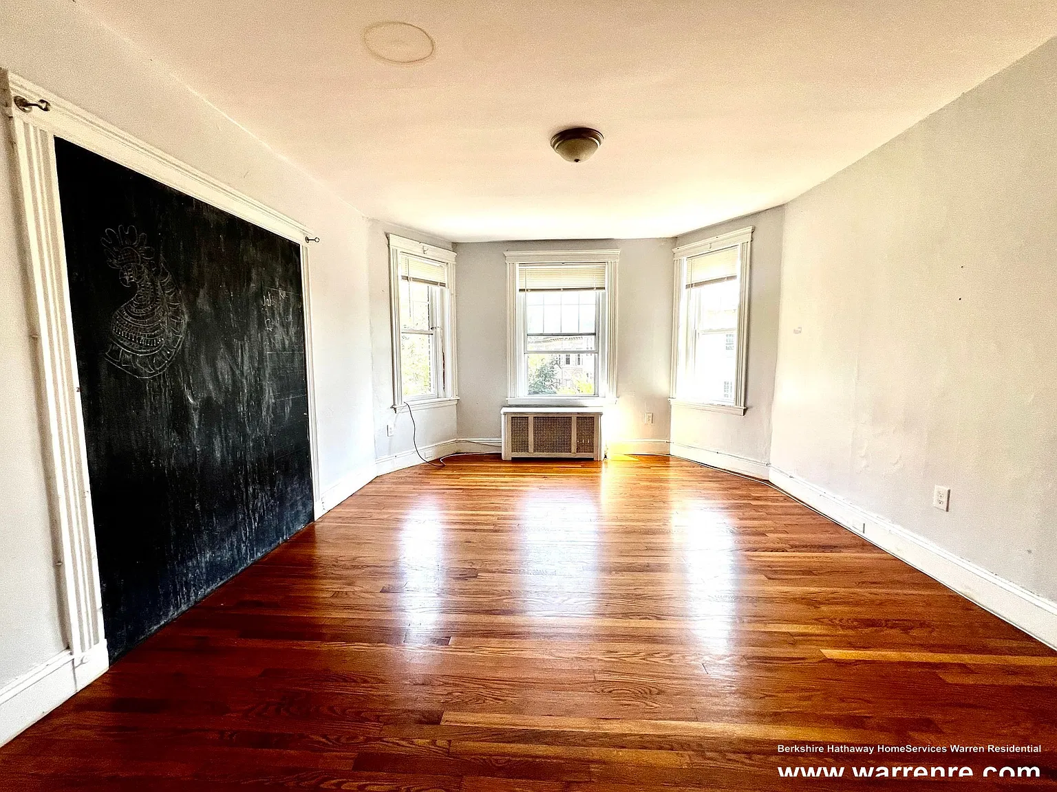 5 bed, 1.5 bath, 1928 sqft, $5,000 — Photo 2