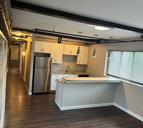 3rd image of 1927 Rutger St #2
