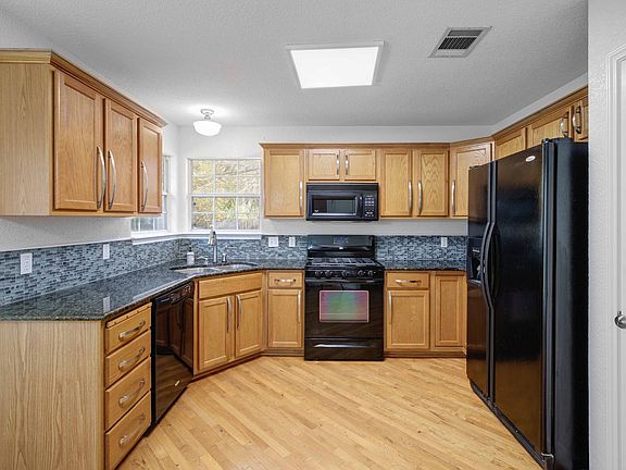 3rd image of 1816 Pearce Ct