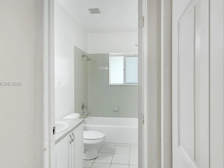 1916 SE 23rd Ave #1916 — Photo 41