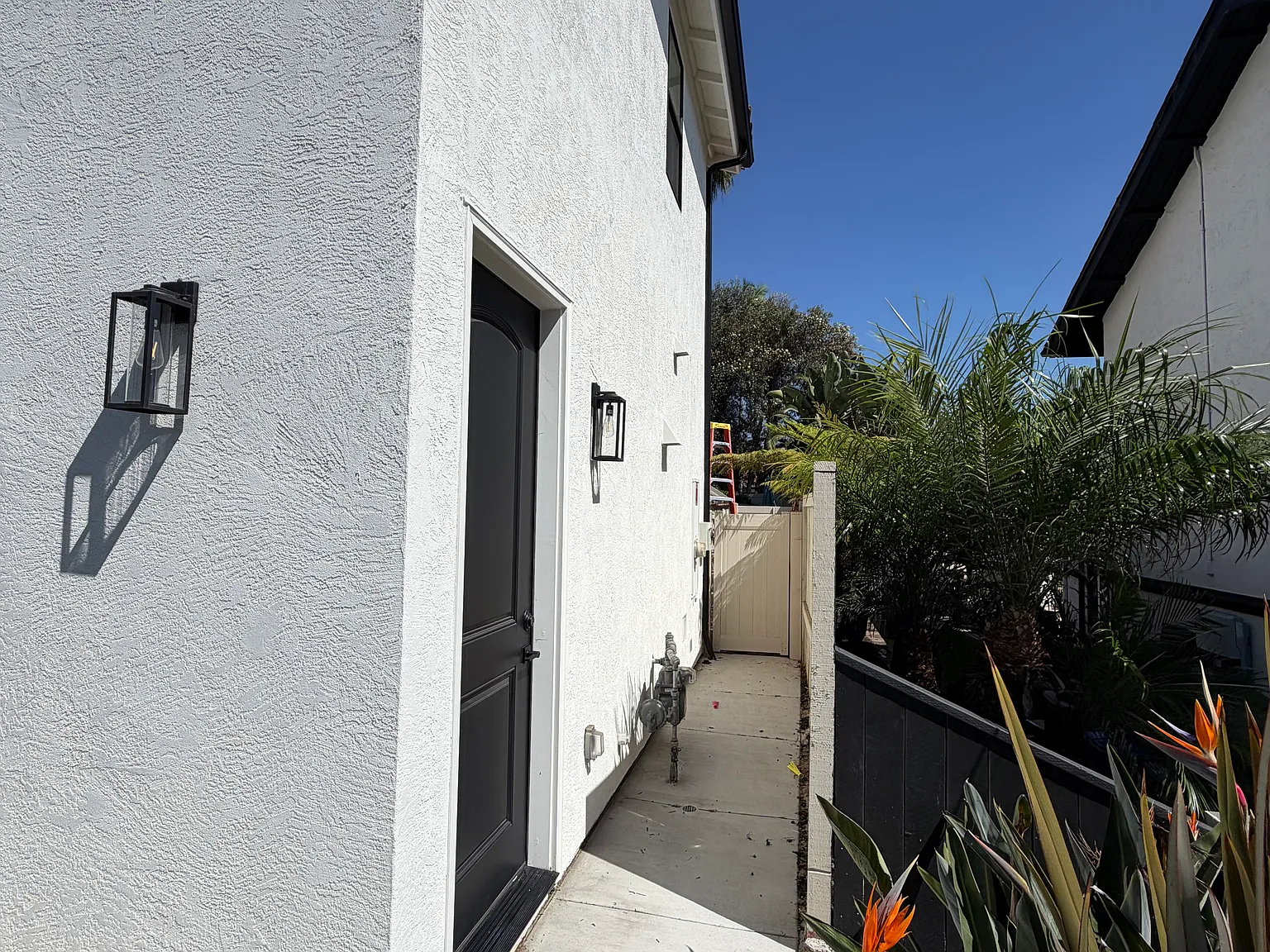 1 bed, 1.5 bath, 748 sqft, $3,350 — Photo 2