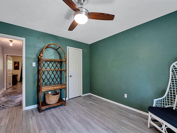 3rd image of 116 W White Willow Cir