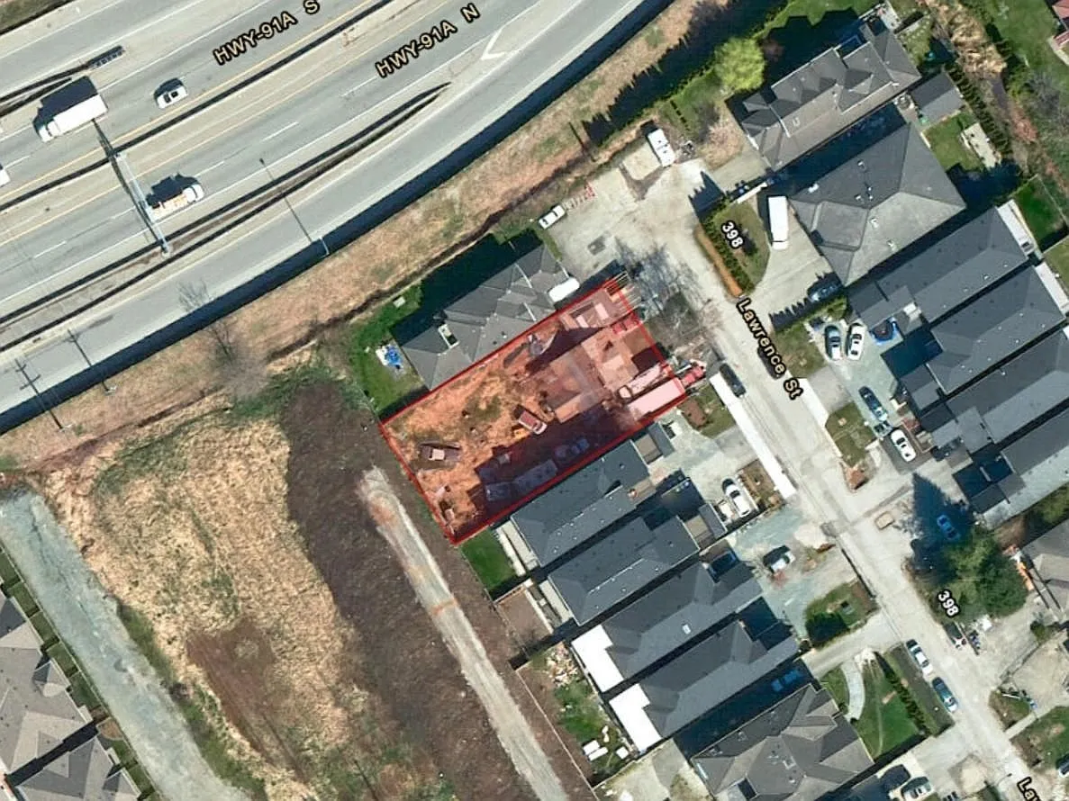 324 Lawrence St photo 1