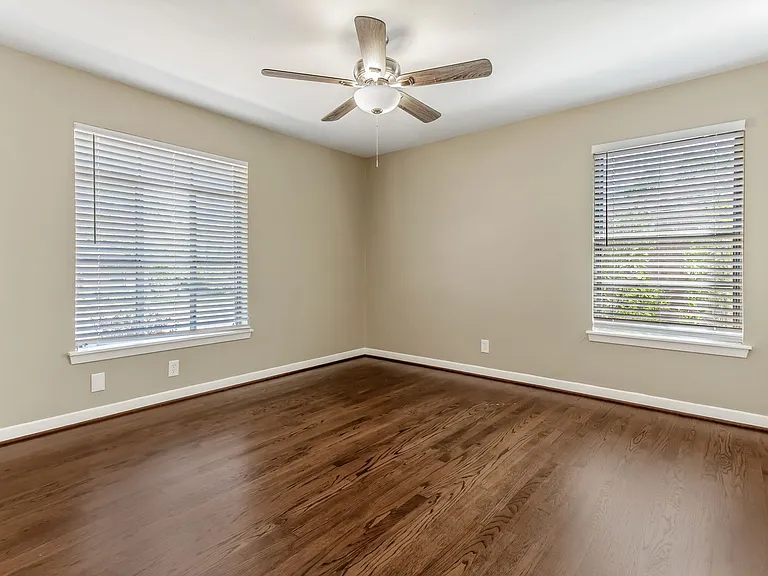 511 Classen Dr — Photo 18
