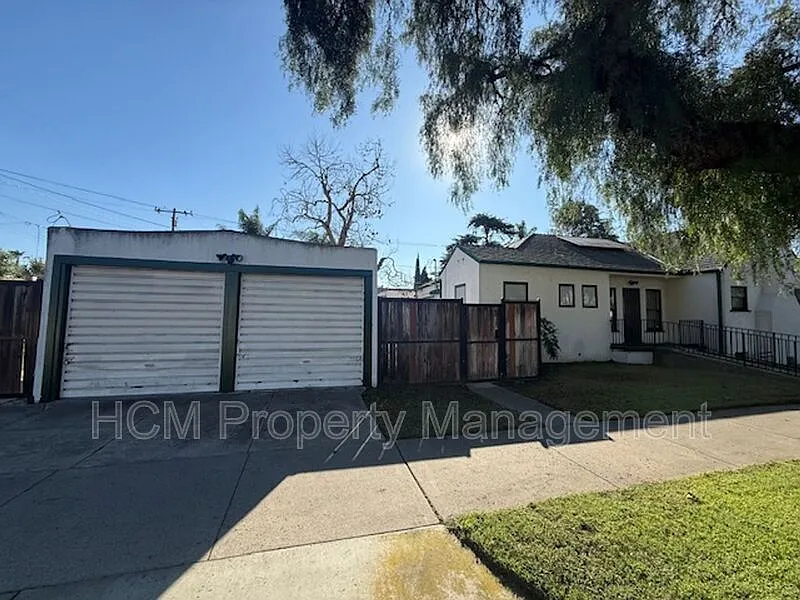 3 bed, 1.0 bath, 1312 sqft, $3,600 — Photo 4