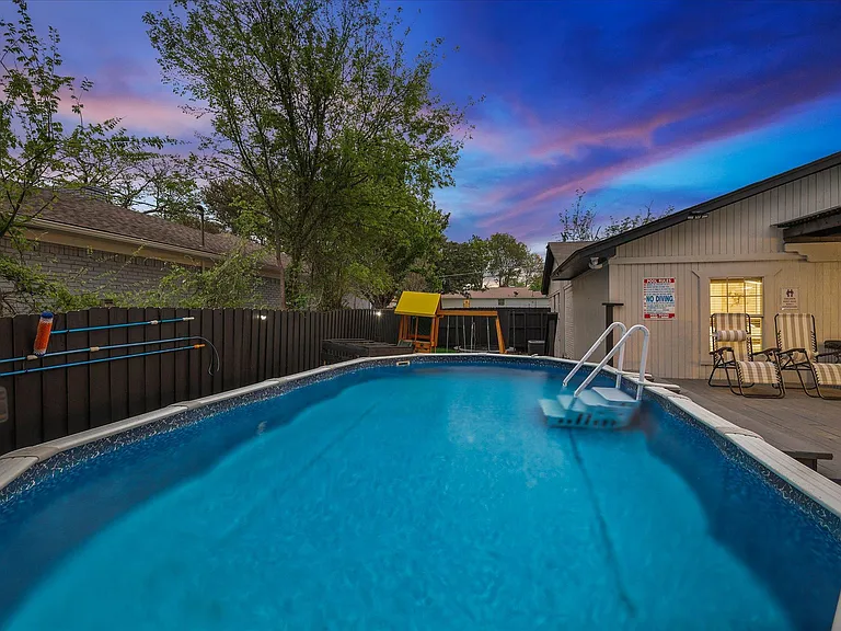 8005 Woodhue Rd — Photo 8