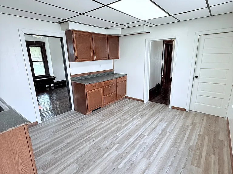 563 Cedar Ave — Photo 4