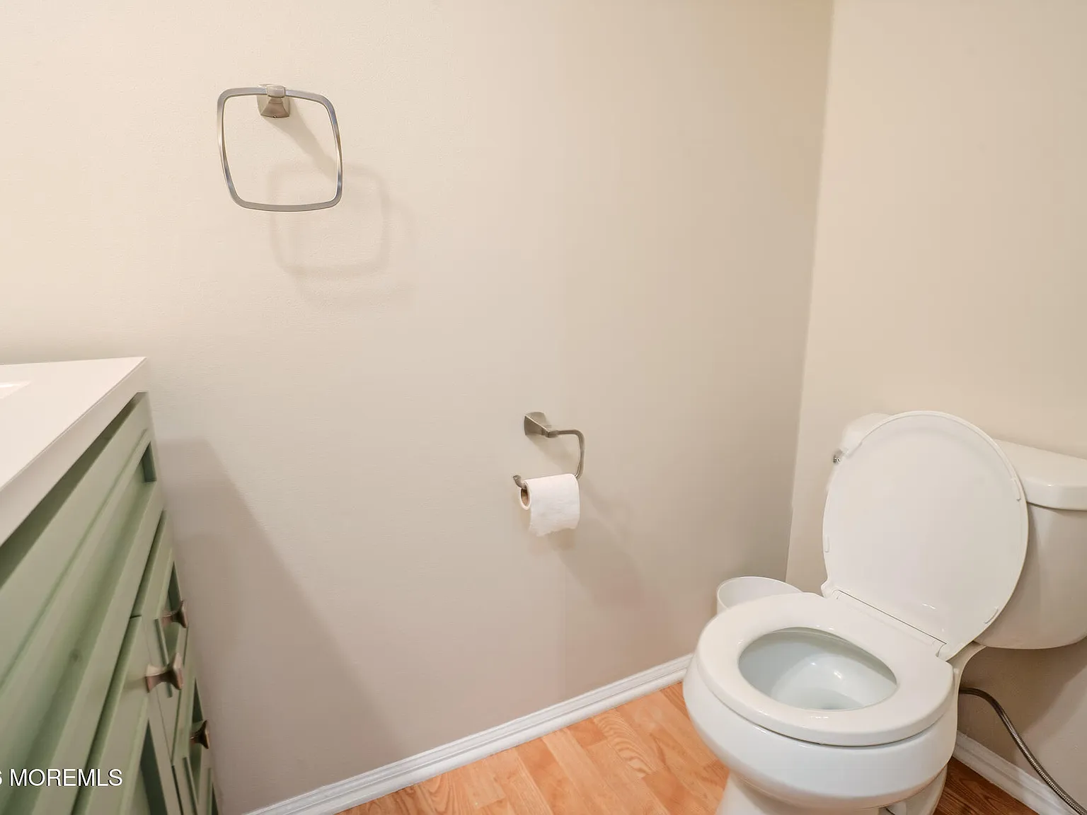 3 bed, 2.5 bath, 1640 sqft, $4,000 — Photo 4