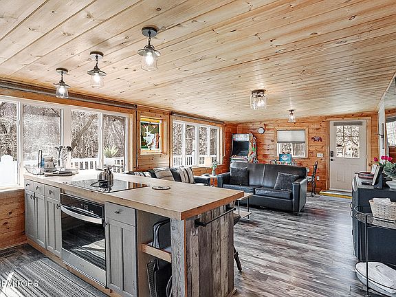 5th image of 2592 Bluff Mountain Rd