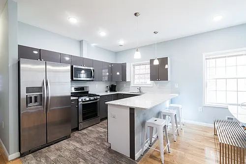 136 Grace St #2 Photo 1